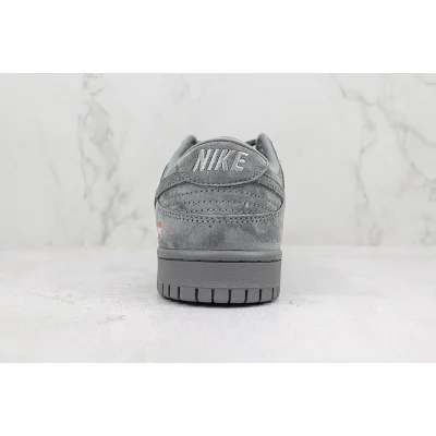Supreme x Nike Dunk Low "Grey Wolf" фото № 9 Supreme x Nike Dunk Low "Grey Wolf" фото № 9
