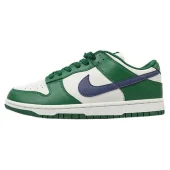 Nike Dunk Low "Gorge Green"