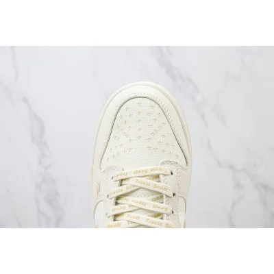 Nike Dunk Low "Pearl White/Coconut Milk" фото № 4