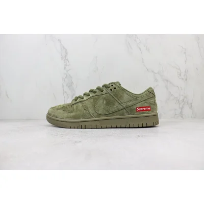 Supreme x Nike Dunk Low "Army Green" фото № 2
