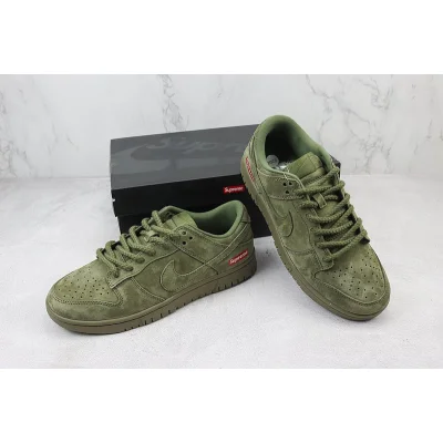 Supreme x Nike Dunk Low "Army Green" фото № 7