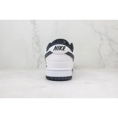 HIPANDA x Nike Dunk Low "White/Black/Mini Swoosh" фото № 9