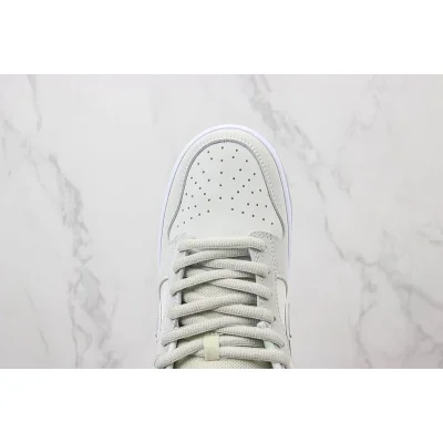 Tagz Footwear x Nike Dunk Low "White Lobster" фото № 4