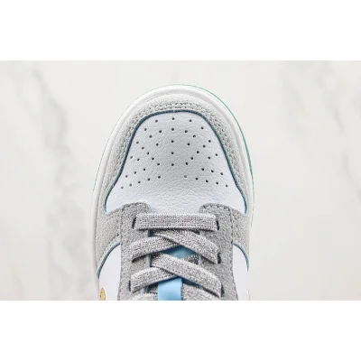 Sean Cliver х Nike Dunk SB Holiday Special "White/Metallic Gold/Green/Gray" фото № 3