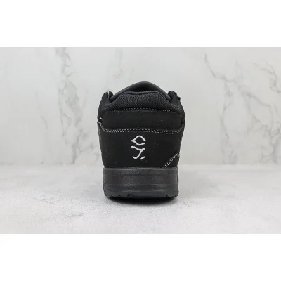 Travis Scott x Jordan Cut The Check "Black" фото № 9