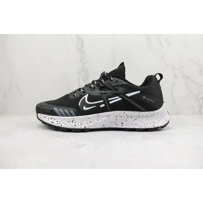 Gore-Tex x Nike Zoom Pegasus Trail 2 "Black/White Logo" фото № 2 Gore-Tex x Nike Zoom Pegasus Trail 2 "Black/White Logo" фото № 2