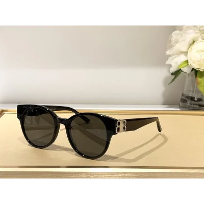 Солнцезащитные очки Balenciaga Temples Decorated By Gold Letters "Brown/Gold" фото № 4