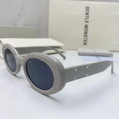 Солнцезащитные очки Maison Margiela Round Shaped And Temples Decorated By Stripes "Gray" фото № 4