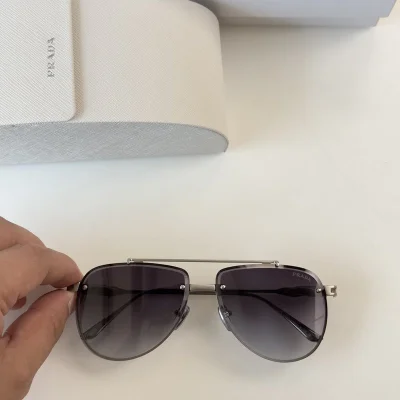 Солнцезащитные очки Prada Aviator Shaped And Thin Frame "Gray/Silver" фото № 2