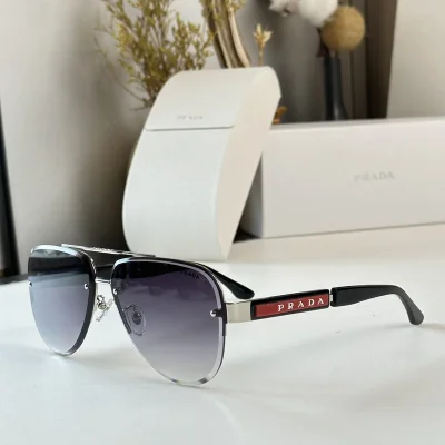 Солнцезащитные очки Prada Wide Logo Inscription On Side "Gray/Silver" фото № 2