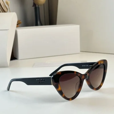 Солнцезащитные очки Prada Triangle Form Frame With Logo Inscription "Brown/Black" фото № 3 Солнцезащитные очки Prada Triangle Form Frame With Logo Inscription "Brown/Black" фото № 3