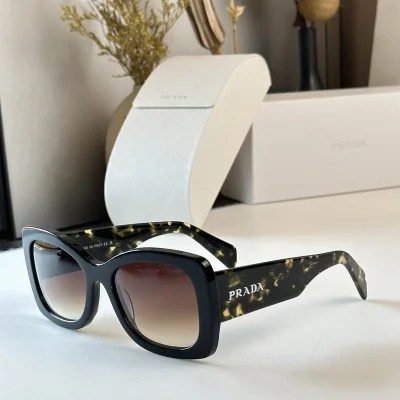 Солнцезащитные очки Prada Frame Decorated By Gold Inscription Side "Black/Yellow" фото № 2