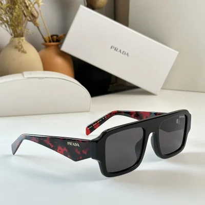 Солнцезащитные очки Prada Small Logo And Wide Line On Bridge Of Nose "Black/Red" фото № 2 Солнцезащитные очки Prada Small Logo And Wide Line On Bridge Of Nose "Black/Red" фото № 2