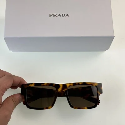 Солнцезащитные очки Prada Inscription On Temples And Rectangle Shaped "Brown" фото № 3 Солнцезащитные очки Prada Inscription On Temples And Rectangle Shaped "Brown" фото № 3