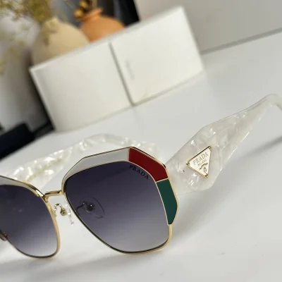 Солнцезащитные очки Prada Frame With Colorful Segments "White" фото № 2