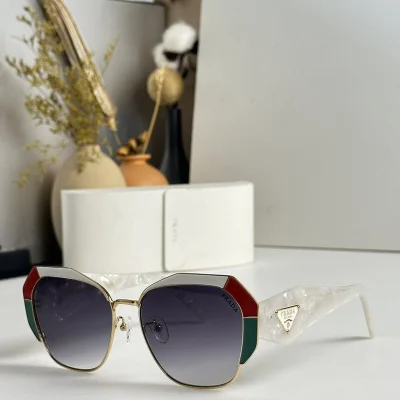 Солнцезащитные очки Prada Frame With Colorful Segments "White" фото № 3