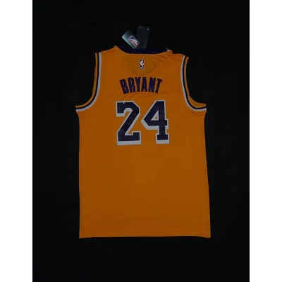 Баскетбольная Джерси Nike Los Angeles Lakers 18-19 №24 Kobe Bryant "Yellow" фото № 3