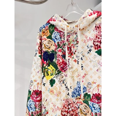 Худи Louis Vuitton The World Of Flowers "White/Pink" фото № 7 Худи Louis Vuitton The World Of Flowers "White/Pink" фото № 7