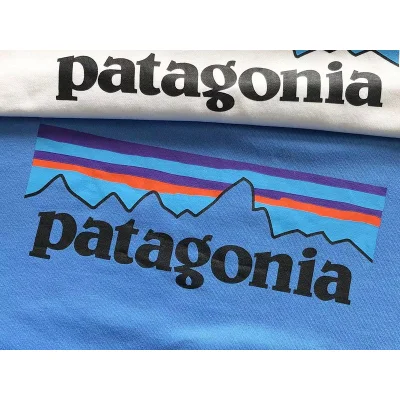 Худи Patagonia Mountain Landscape With Colorful Stripes Front Print "Blue" фото № 3 Худи Patagonia Mountain Landscape With Colorful Stripes Front Print "Blue" фото № 3