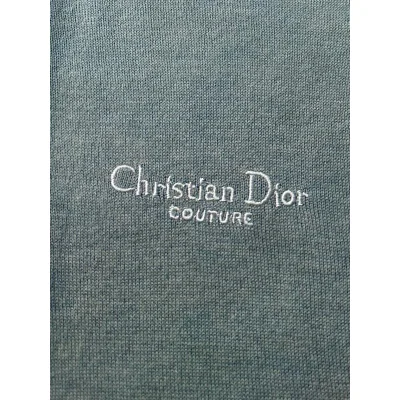 Футболка Christian Dior Frontside Small Logo Christian Dior "Gray" фото № 3 Футболка Christian Dior Frontside Small Logo Christian Dior "Gray" фото № 3