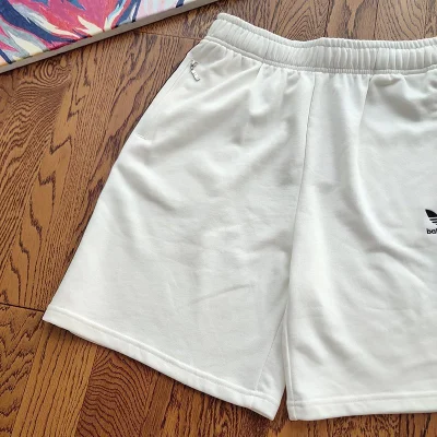 Шорты Balenciaga X Adidas Strip Style "White" фото № 5 Шорты Balenciaga X Adidas Strip Style "White" фото № 5