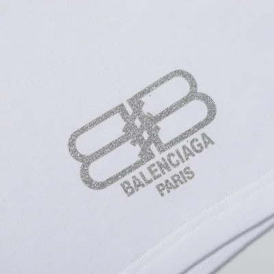 Шорты Balenciaga With Shiny Logo "White" фото № 2 Шорты Balenciaga With Shiny Logo "White" фото № 2