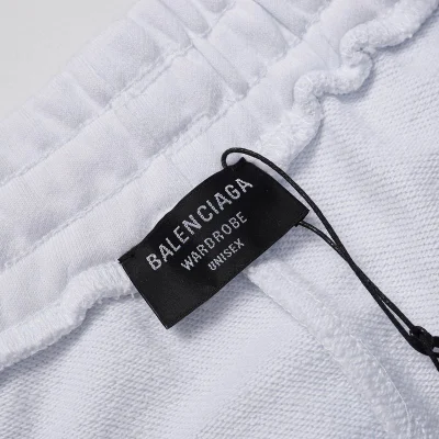 Шорты Balenciaga With Shiny Logo "White" фото № 3 Шорты Balenciaga With Shiny Logo "White" фото № 3