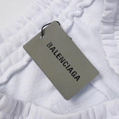 Шорты Balenciaga With Shiny Logo "White" фото № 6 Шорты Balenciaga With Shiny Logo "White" фото № 6