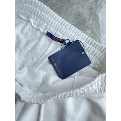 Шорты Louis Vuitton Snow Style "White" фото № 3 Шорты Louis Vuitton Snow Style "White" фото № 3
