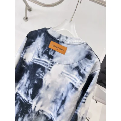 Свитшот Louis Vuitton Marble Style "Blue/White" фото № 6 Свитшот Louis Vuitton Marble Style "Blue/White" фото № 6