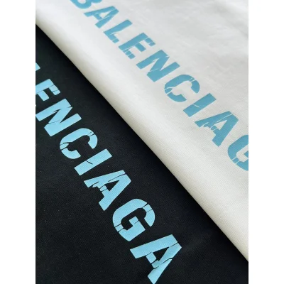 Футболка Balenciaga X Adidas With Blue Logo - Base "White" фото № 2 Футболка Balenciaga X Adidas With Blue Logo - Base "White" фото № 2