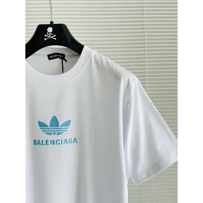 Футболка Balenciaga X Adidas With Blue Logo - Base "White" фото № 3 Футболка Balenciaga X Adidas With Blue Logo - Base "White" фото № 3