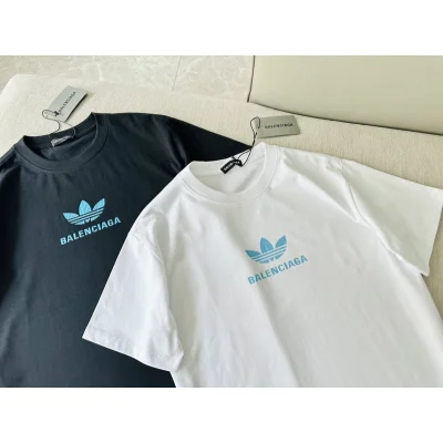 Футболка Balenciaga X Adidas With Blue Logo - Base "White" фото № 5 Футболка Balenciaga X Adidas With Blue Logo - Base "White" фото № 5