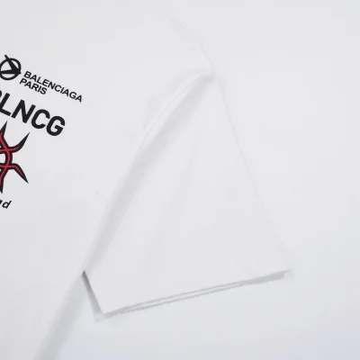 Футболка Balenciaga With Different Logos - Print "White" фото № 6