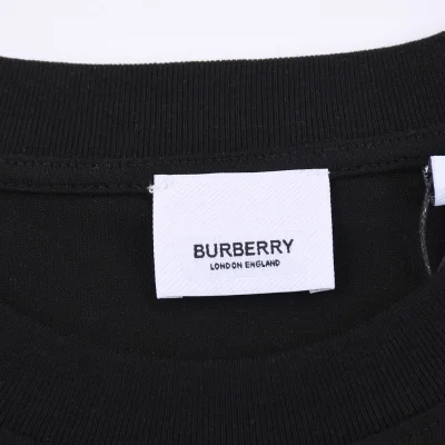 Футболка Burberry Three-Dimensional Logo "Black" фото № 3 Футболка Burberry Three-Dimensional Logo "Black" фото № 3