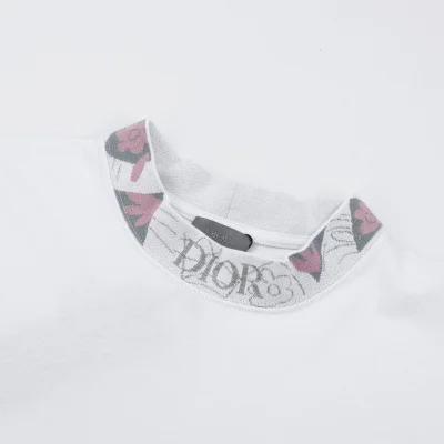Футболка Dior With Designer Collar And Pocket "White" фото № 5 Футболка Dior With Designer Collar And Pocket "White" фото № 5