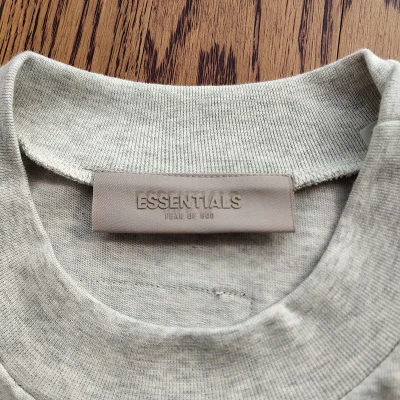 Футболка Fear Of God Stylish With A Logo "White/Gray" фото № 8 Футболка Fear Of God Stylish With A Logo "White/Gray" фото № 8