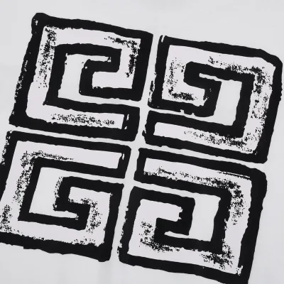 Футболка Givenchy With Decorative Logo "White" фото № 3