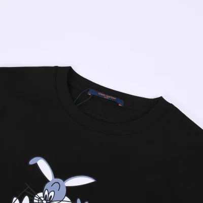 Футболка Louis Vuitton Rabbit With A Hammer "Black" фото № 6 Футболка Louis Vuitton Rabbit With A Hammer "Black" фото № 6