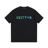 Футболка Louis Vuitton With A Blue Heart In The Logo