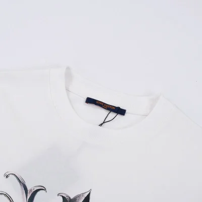 Футболка Louis Vuitton With Large Logo On The Front "White" фото № 2