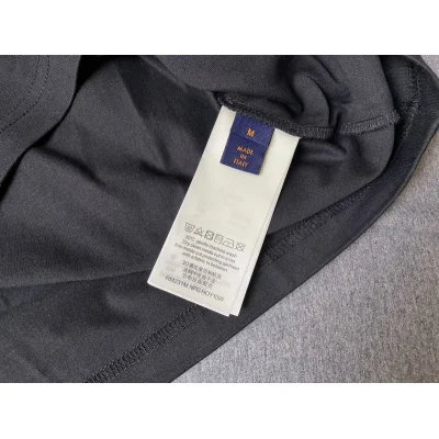 Футболка Louis Vuitton Print With People "Black" фото № 5 Футболка Louis Vuitton Print With People "Black" фото № 5