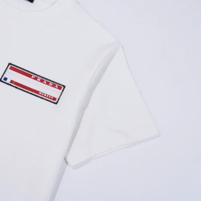 Футболка Prada The Leading Ski Schools - Patch "White" фото № 5 Футболка Prada The Leading Ski Schools - Patch "White" фото № 5