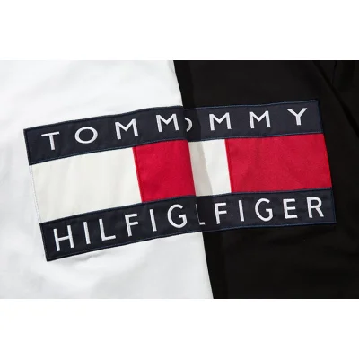 Футболка Tommy Hilfiger With A Sign "White" фото № 3
