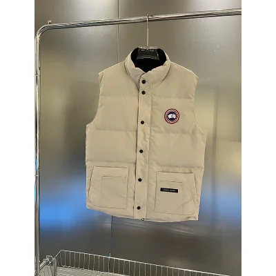 Жилетка Canada Goose Round Brand Logo "Beige" фото № 2
