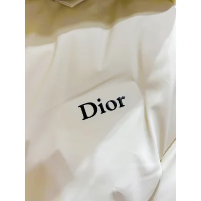 Пуховик Christian Dior Logos "White" фото № 8 Пуховик Christian Dior Logos "White" фото № 8