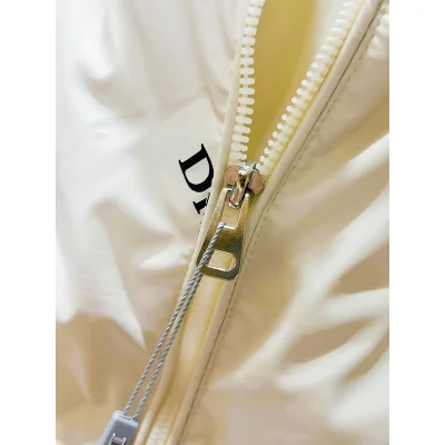 Пуховик Christian Dior Logos "White" фото № 5 Пуховик Christian Dior Logos "White" фото № 5