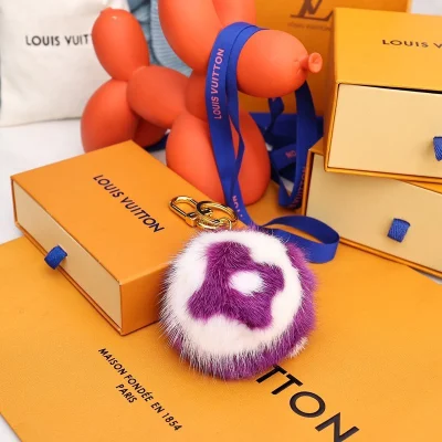 Брелок Louis Vuitton Fur Ball "Purple" фото № 2