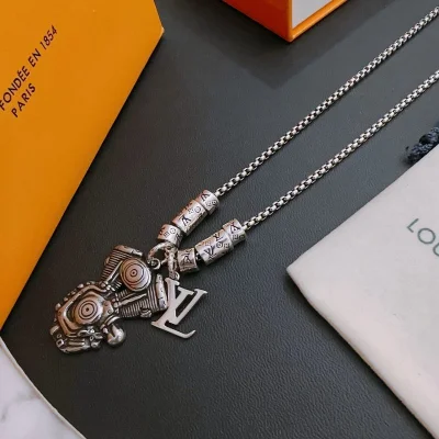 Подвеска Louis Vuitton Figure With Logo "Silver" фото № 2