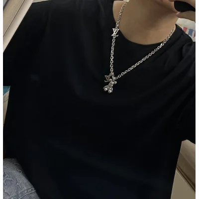 Подвеска Louis Vuitton Figure With Logo - Sitting Bear "Silver" фото № 8